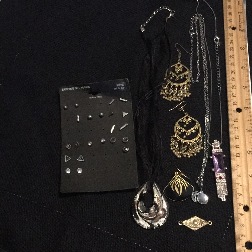Lots of earrings and beautiful pendants!!